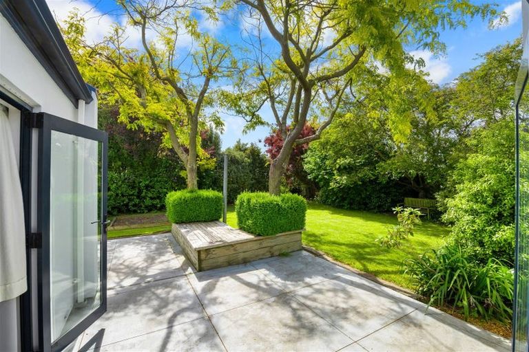 Photo of property in 9 Gwen Place, Redwood, Christchurch, 8051