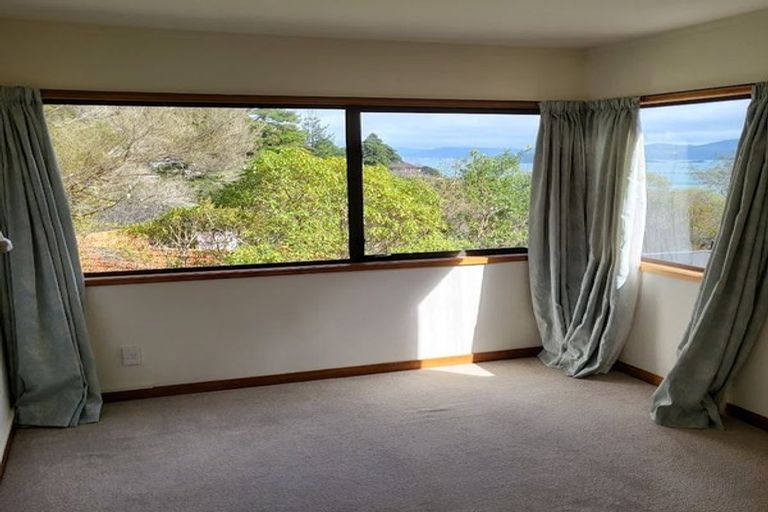 Photo of property in 7 Francis Bell Grove, Lowry Bay, Lower Hutt, 5013