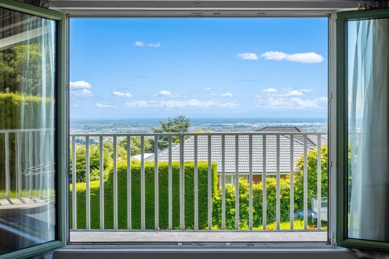 Photo of property in 160 Dyers Pass Road, Cashmere, Christchurch, 8022