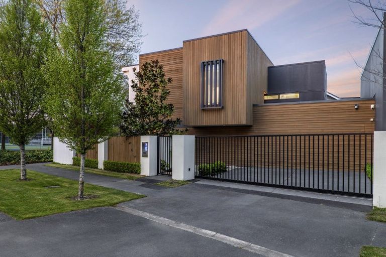 Photo of property in 21 Matai Street East, Riccarton, Christchurch, 8011