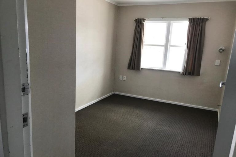 Photo of property in 2 Snead Place, Hamilton East, Hamilton, 3216