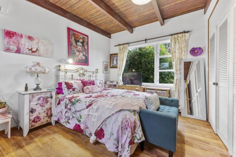 Photo of property in 84 Pahiatua Street, Hokowhitu, Palmerston North, 4410