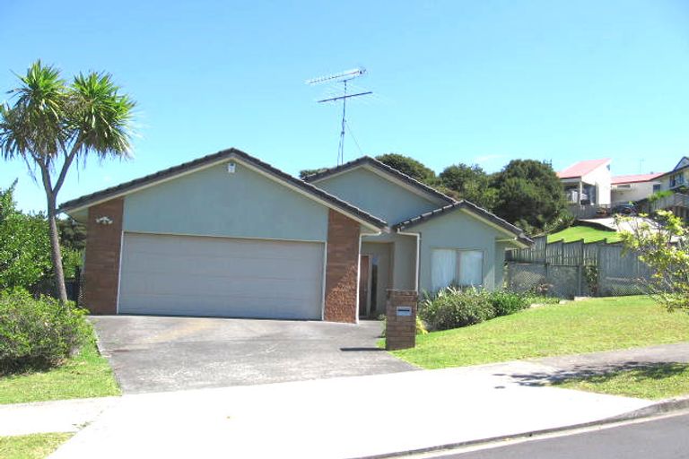 Photo of property in 8 Devana Court, Torbay, Auckland, 0630