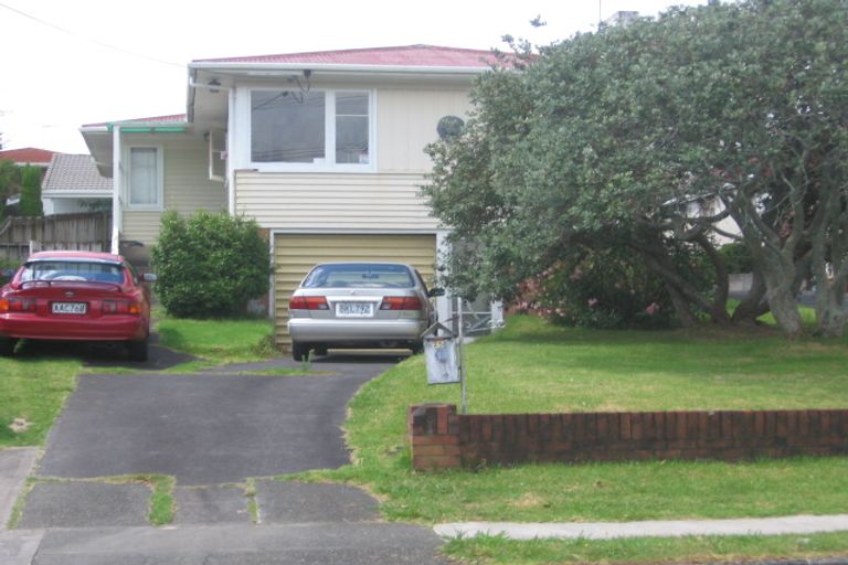 Photo of property in 2/25 College Road, Northcote, Auckland, 0627