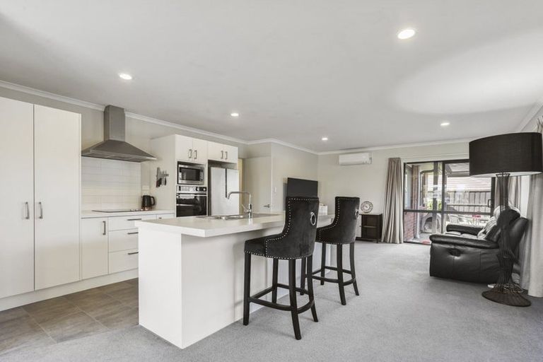 Photo of property in 66 Shillingford Boulevard, Rolleston, 7615