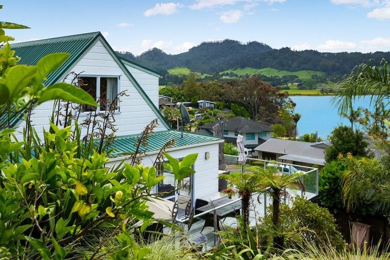 Photo of property in 12 Moana Drive, Tanners Point, Katikati, 3177