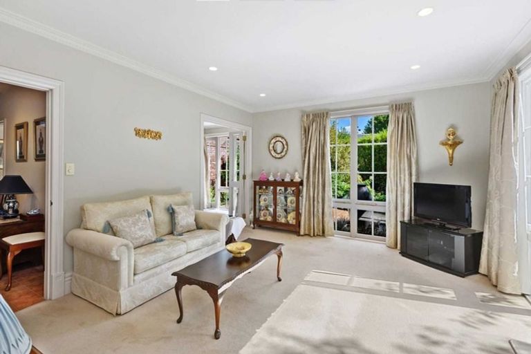 Photo of property in 12 Makora Street, Fendalton, Christchurch, 8041