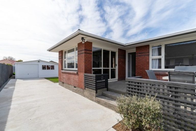 Photo of property in 27 Dunstan Crescent, Hornby, Christchurch, 8042