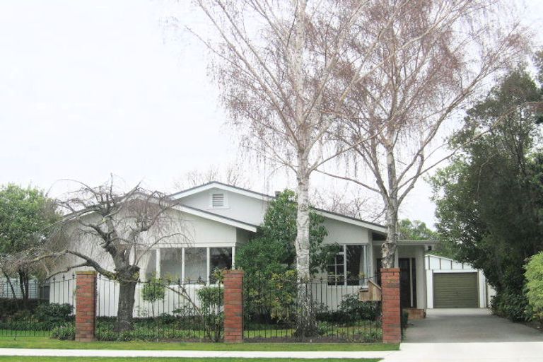 Photo of property in 32 Bowling Road, Greenmeadows, Napier, 4112