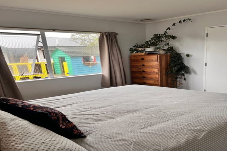 Photo of property in 10b De Quincey Terrace, Highland Park, Auckland, 2010