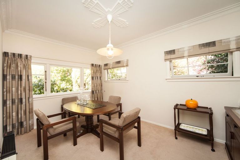 Photo of property in 43 Manapouri Crescent, Hokowhitu, Palmerston North, 4410