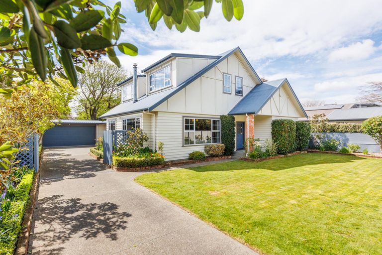 Photo of property in 21 Alan Street, Palmerston North, 4414