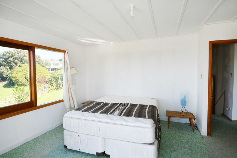 Photo of property in 4 Penguin Street, Leigh, 0985