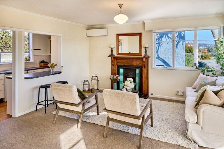 Photo of property in 128 Mana Esplanade, Paremata, Porirua, 5026