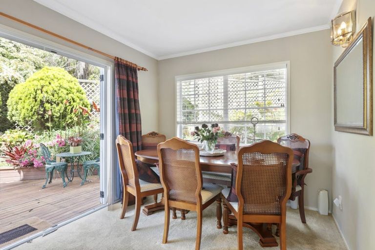 Photo of property in 2/21 Deane Avenue, Titirangi, Auckland, 0604