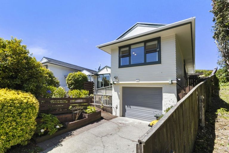 Photo of property in 92a Churton Drive, Churton Park, Wellington, 6037