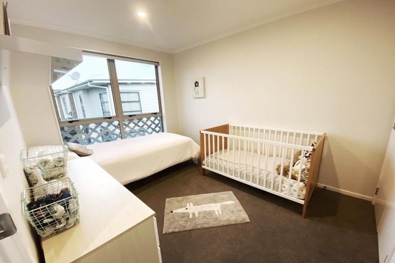 Photo of property in 18 Rangihina Road, Hobsonville, Auckland, 0616