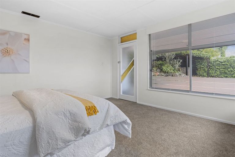 Photo of property in 2/44 Becroft Drive, Forrest Hill, Auckland, 0620