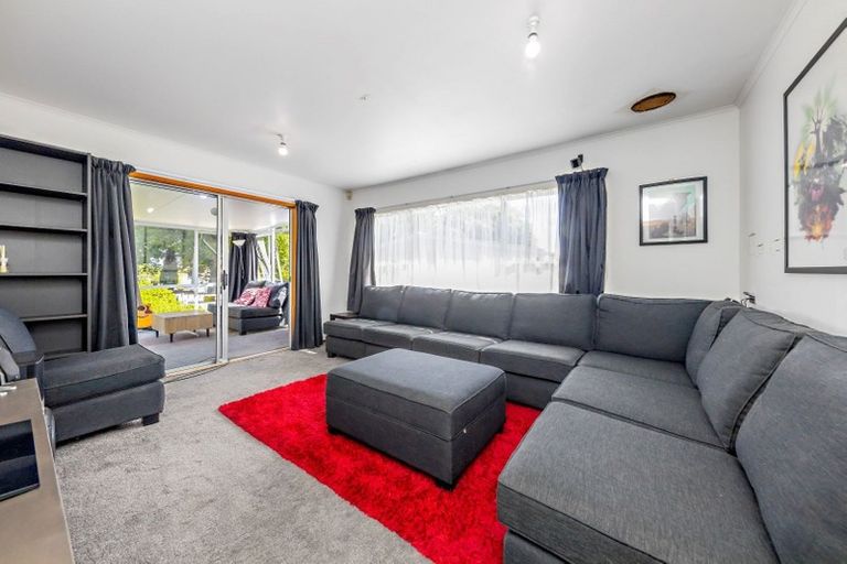Photo of property in 22 Chrisarda Place, Red Hill, Papakura, 2110