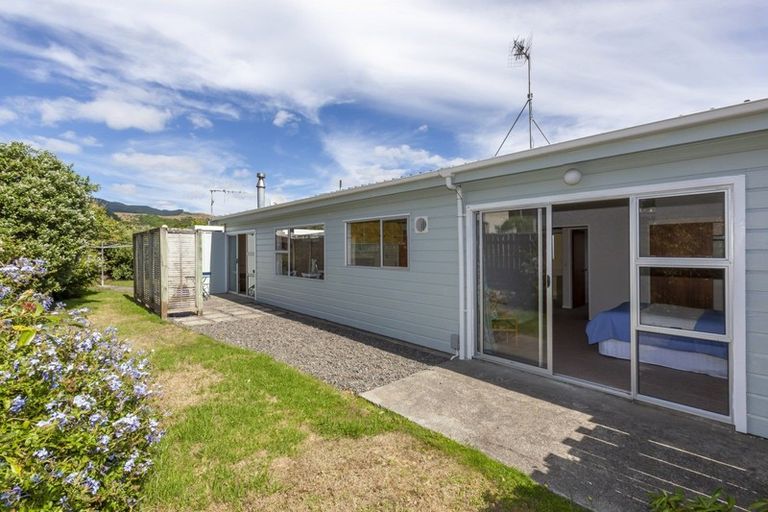 Photo of property in 6a Kingswood Grove, Raumati Beach, Paraparaumu, 5032