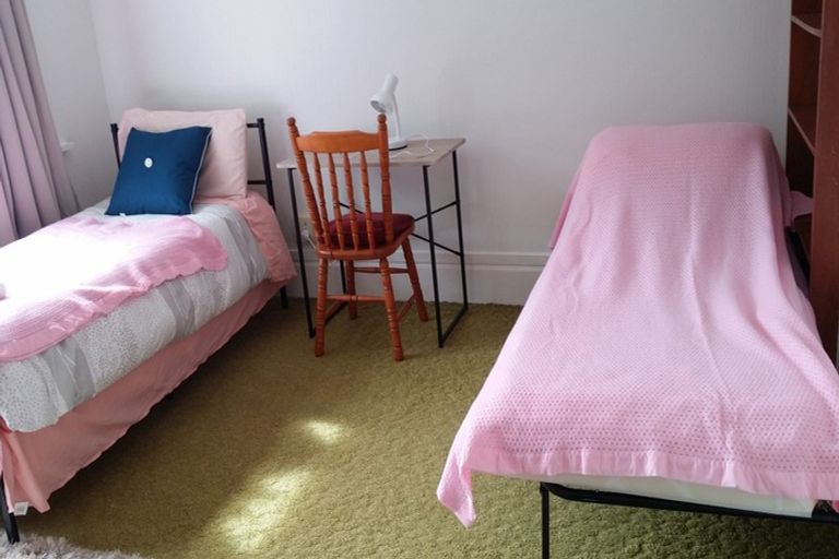 Photo of property in 75 Todman Street, Brooklyn, Wellington, 6021