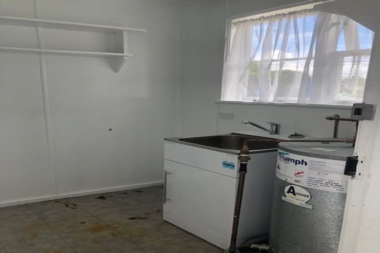 Photo of property in 7 Kotuku Street, Te Atatu Peninsula, Auckland, 0610