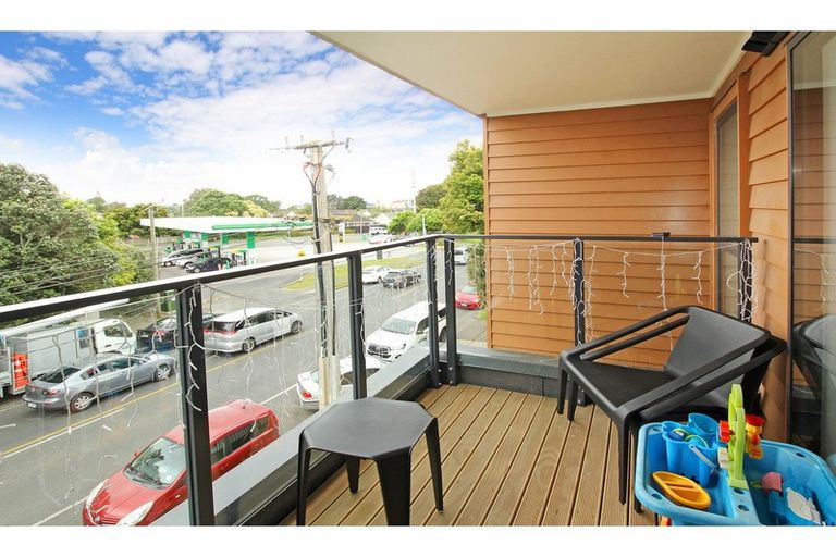 Photo of property in 206/8 Gray Avenue, Mangere East, Auckland, 2024