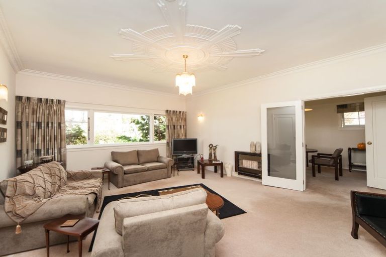 Photo of property in 43 Manapouri Crescent, Hokowhitu, Palmerston North, 4410