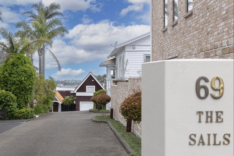 Photo of property in 1/69 Princes Street, Northcote Point, Auckland, 0627