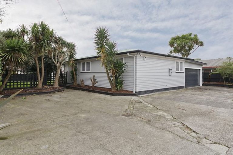 Photo of property in 45 Cargill Street, Papakura, 2110