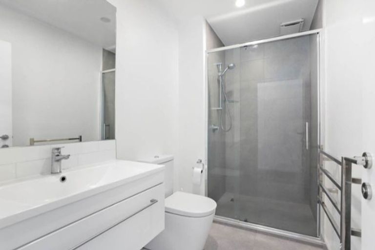 Photo of property in 10/27 Dida Park Drive, Kumeu, 0810