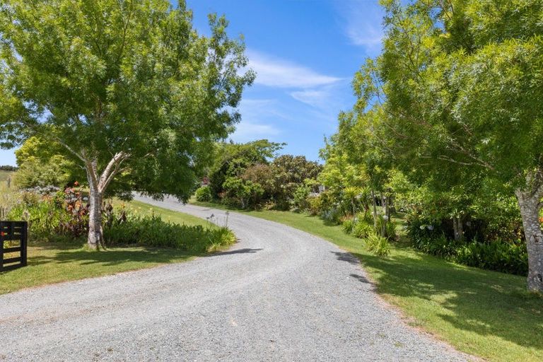 Photo of property in 306 Oneriri Road, Kaiwaka, 0573