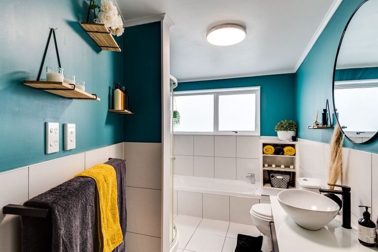 Photo of property in 12 Otatara Road, Taradale, Napier, 4112