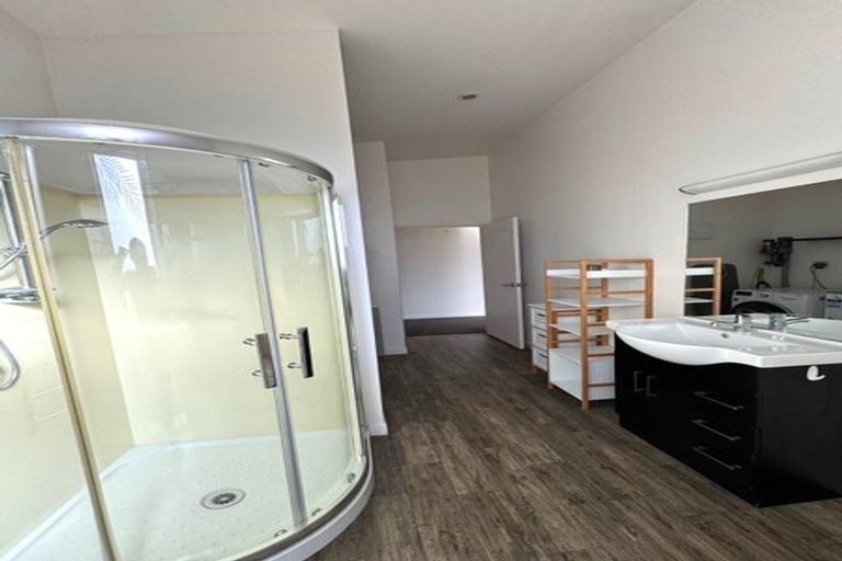 Photo of property in 39a Fairclough Road, Beach Haven, Auckland, 0626