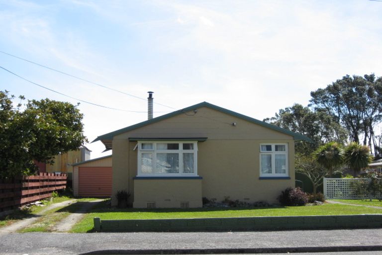 Photo of property in 46 Russell Street, Westport, 7825