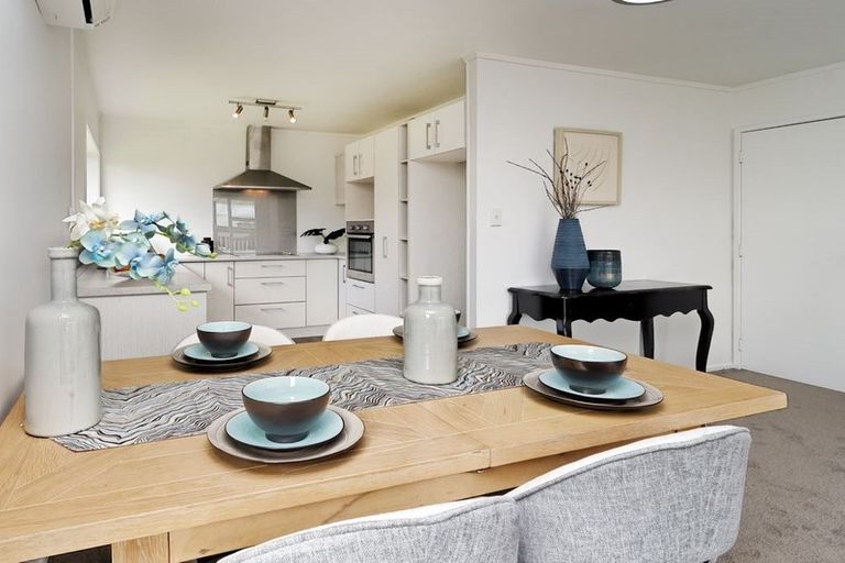 Photo of property in 2/56 Archibald Road, Kelston, Auckland, 0602