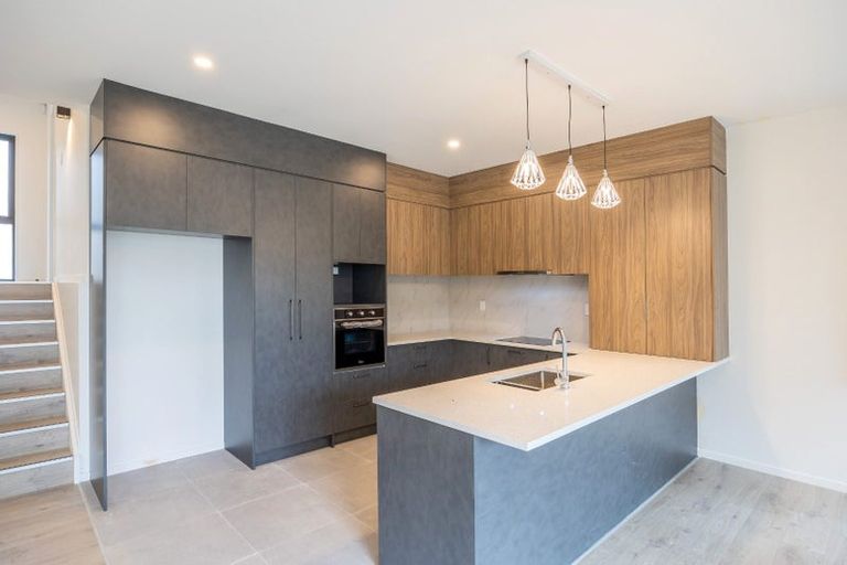 Photo of property in 13c Tenbless Court, Unsworth Heights, Auckland, 0632