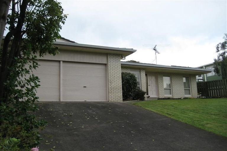 Photo of property in 20 Himalaya Drive, Half Moon Bay, Auckland, 2012