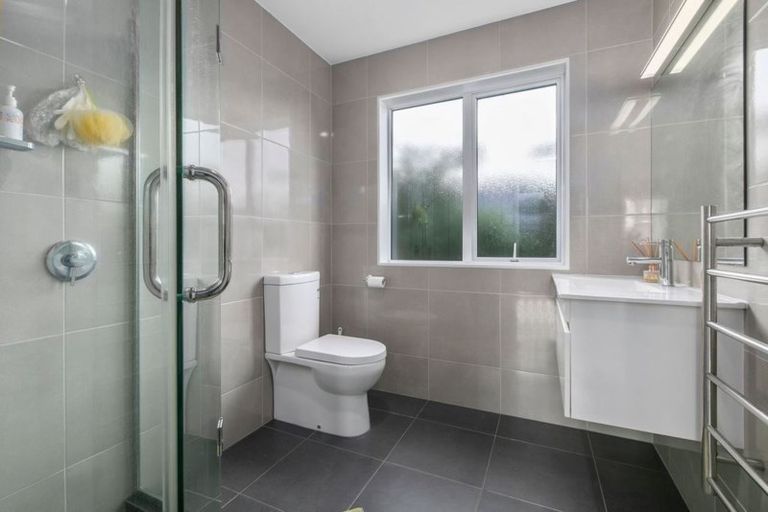 Photo of property in 12 Seaview Crescent, Hatfields Beach, Orewa, 0931