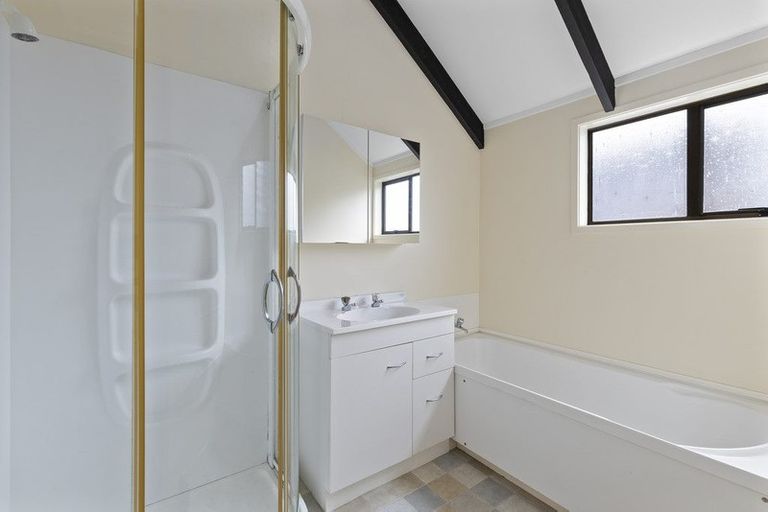 Photo of property in 2/19 Marcel Place, Glenfield, Auckland, 0629