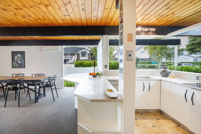 Photo of property in 11 Chilton Grove, Hokowhitu, Palmerston North, 4410
