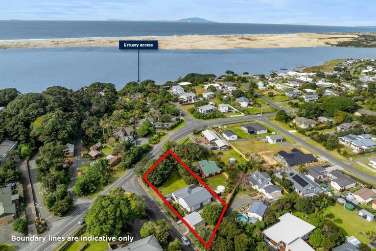 Photo of property in 1 Pohutukawa Place, Mangawhai Heads, Mangawhai, 0505