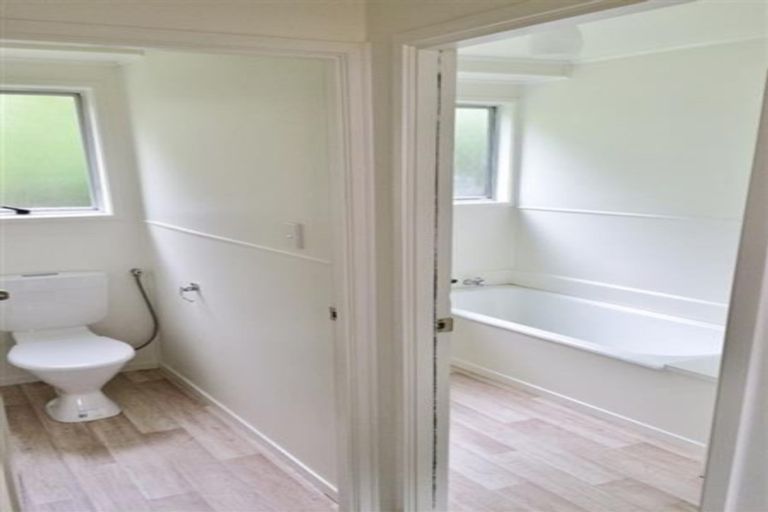 Photo of property in 344 Roscommon Road, Clendon Park, Auckland, 2103