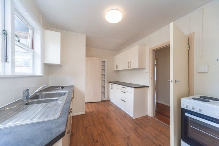 Photo of property in 34 Allington Road, Karori, Wellington, 6012