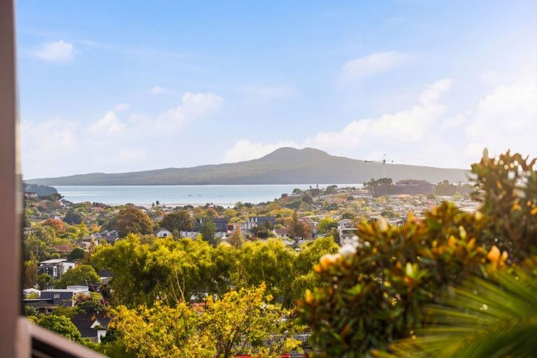 Photo of property in 45a Bradbury Road, Botany Downs, Auckland, 2010