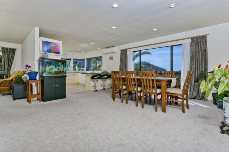 Photo of property in 43 Crestview Place, Browns Bay, Auckland, 0630