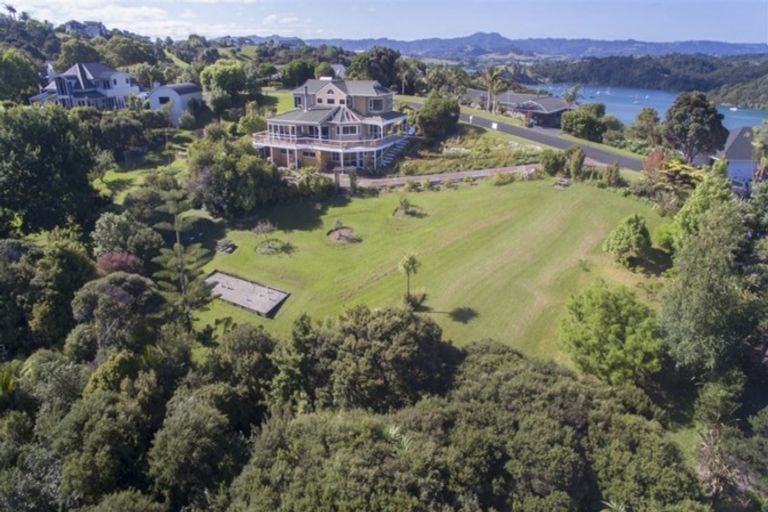 Photo of property in 6 Puriri Place, Sandspit, Warkworth, 0982