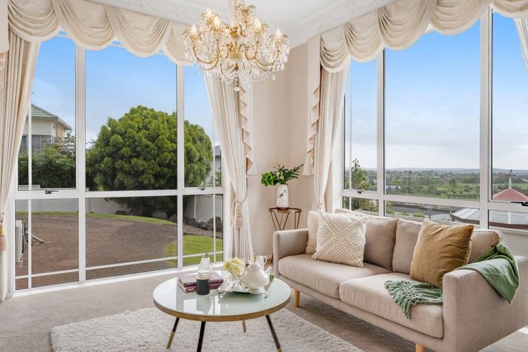 Photo of property in 35 Mccahill Views, Botany Downs, Auckland, 2010