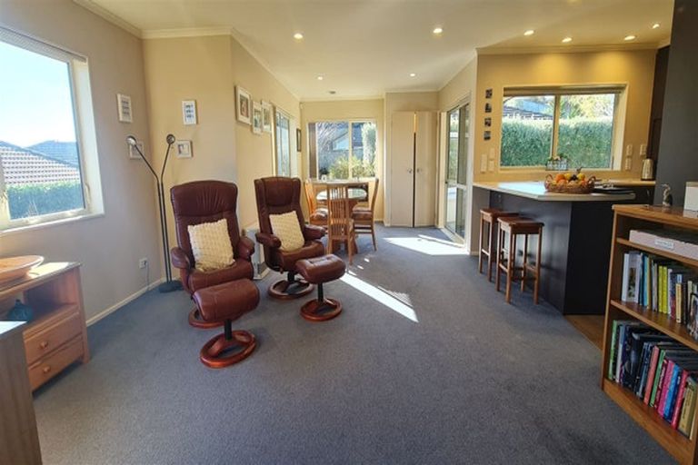 Photo of property in 98 Regent Drive, Paraparaumu Beach, Paraparaumu, 5032