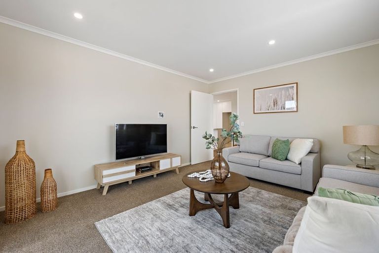 Photo of property in 1 Reremoana Close, Hawera, 4610